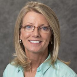 Lois Elrich wins international entrepreneur award WDTN